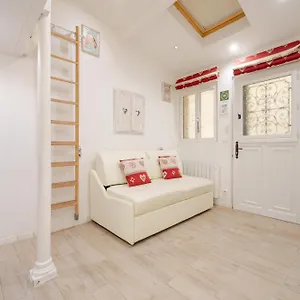  Appartement Superb Tiny House In Heart Of 1st! France